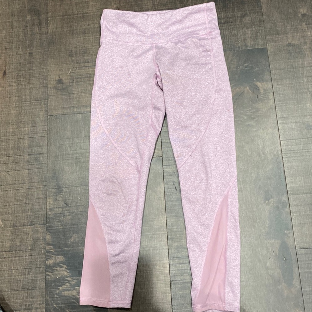 Old navy active size  mid rise legging. Size medium (8)